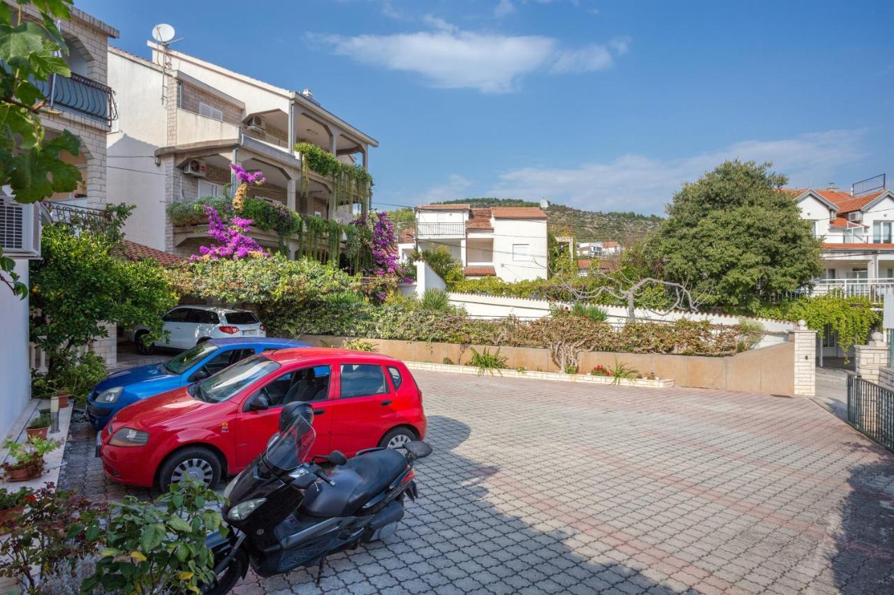 Apartments And Rooms With Parking Space Marina, Trogir - 5953 ภายนอก รูปภาพ