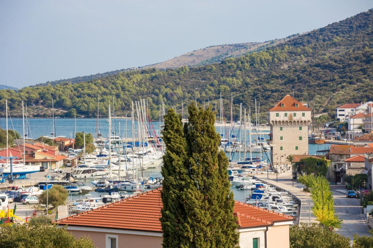 Apartments And Rooms With Parking Space Marina, Trogir - 5953 ภายนอก รูปภาพ