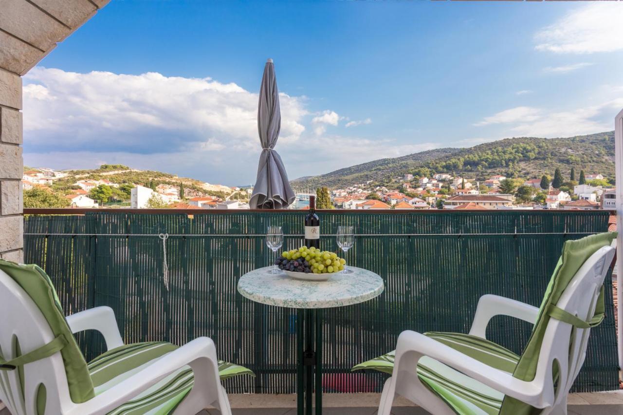 Apartments And Rooms With Parking Space Marina, Trogir - 5953 ภายนอก รูปภาพ