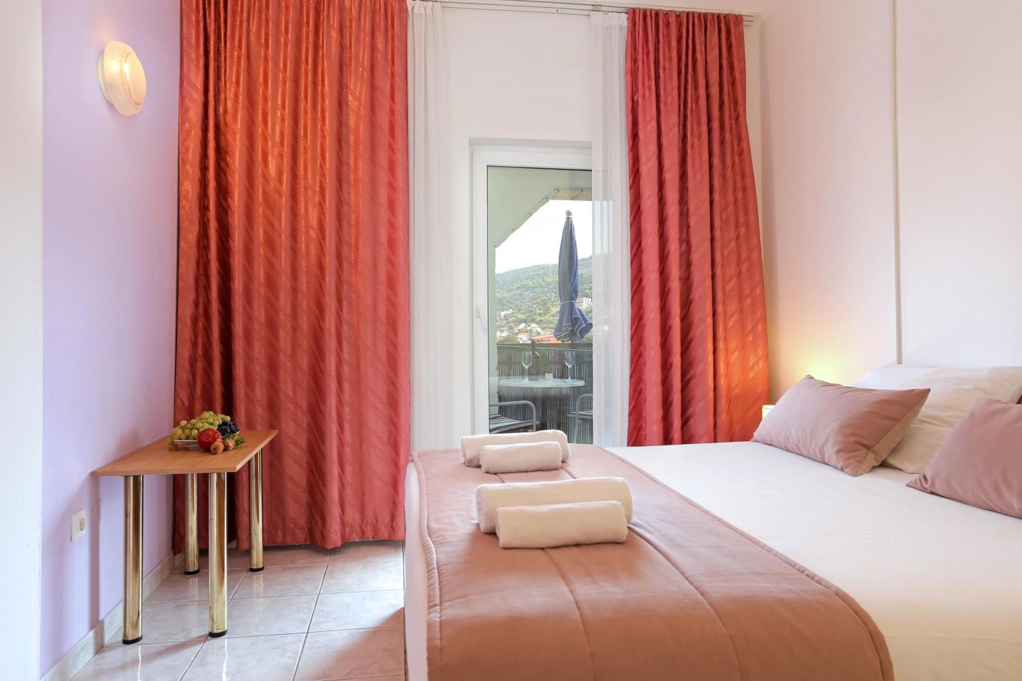 Apartments And Rooms With Parking Space Marina, Trogir - 5953 ห้อง รูปภาพ